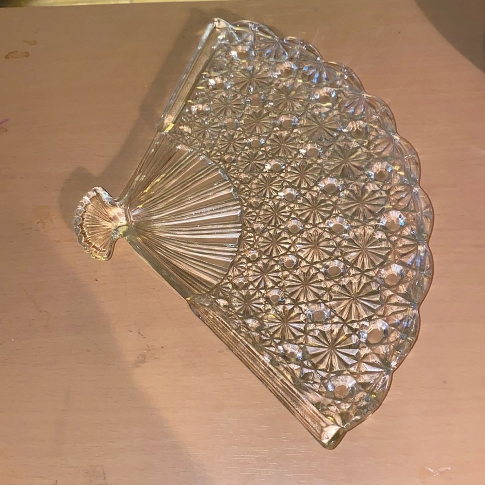 Vintage Daisy & Button Pressed Glass Fan Shape Tray Dish 10 1/2” X 7”